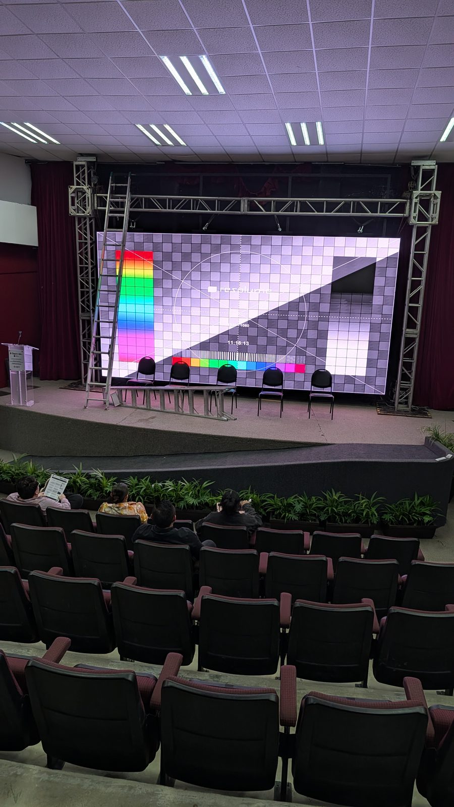 Calibración de pantalla LED antes del evento